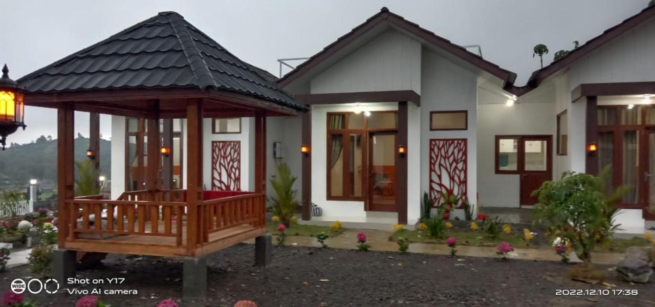 Villa Madinna Dieng Diyeng Buitenkant foto